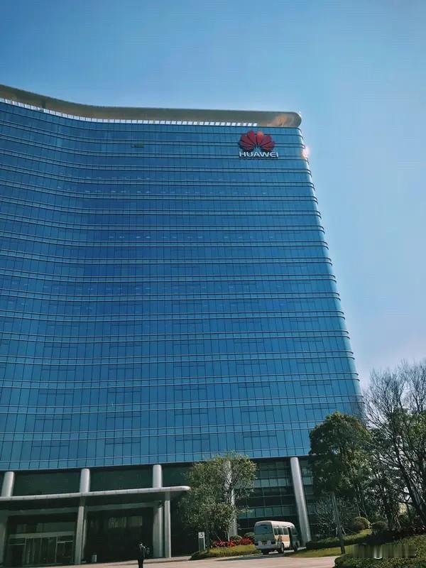 华为如果不造车,还有出路吗?也不知道谁建的这个话题！华为就算不参与造车不造手机，