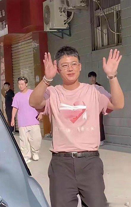 这是欧豪？发福了，变得稳重了！欧豪这花期也太短，没以前那股痞帅劲儿了！ 