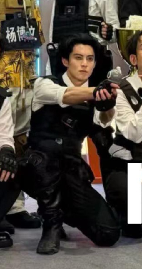 大家又开始了哈哈哈哈哈 王鹤棣宇宙闪烁请注意