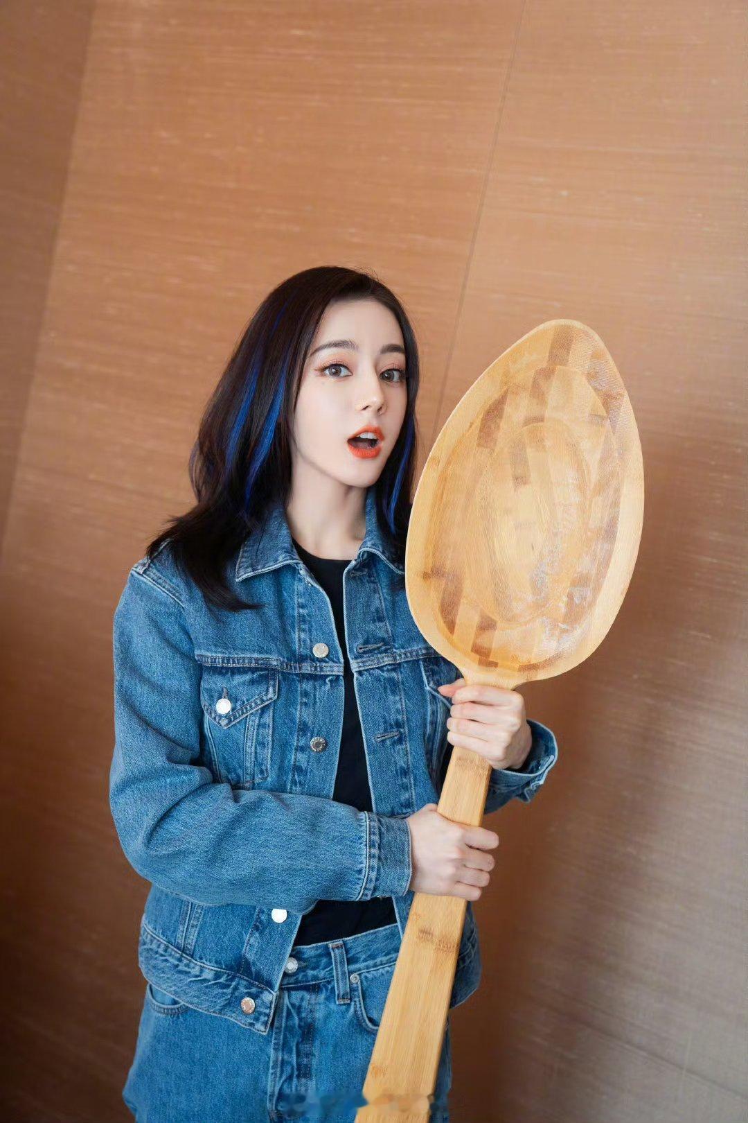 干饭啦！迪丽热巴0603生日快乐今天星期巴