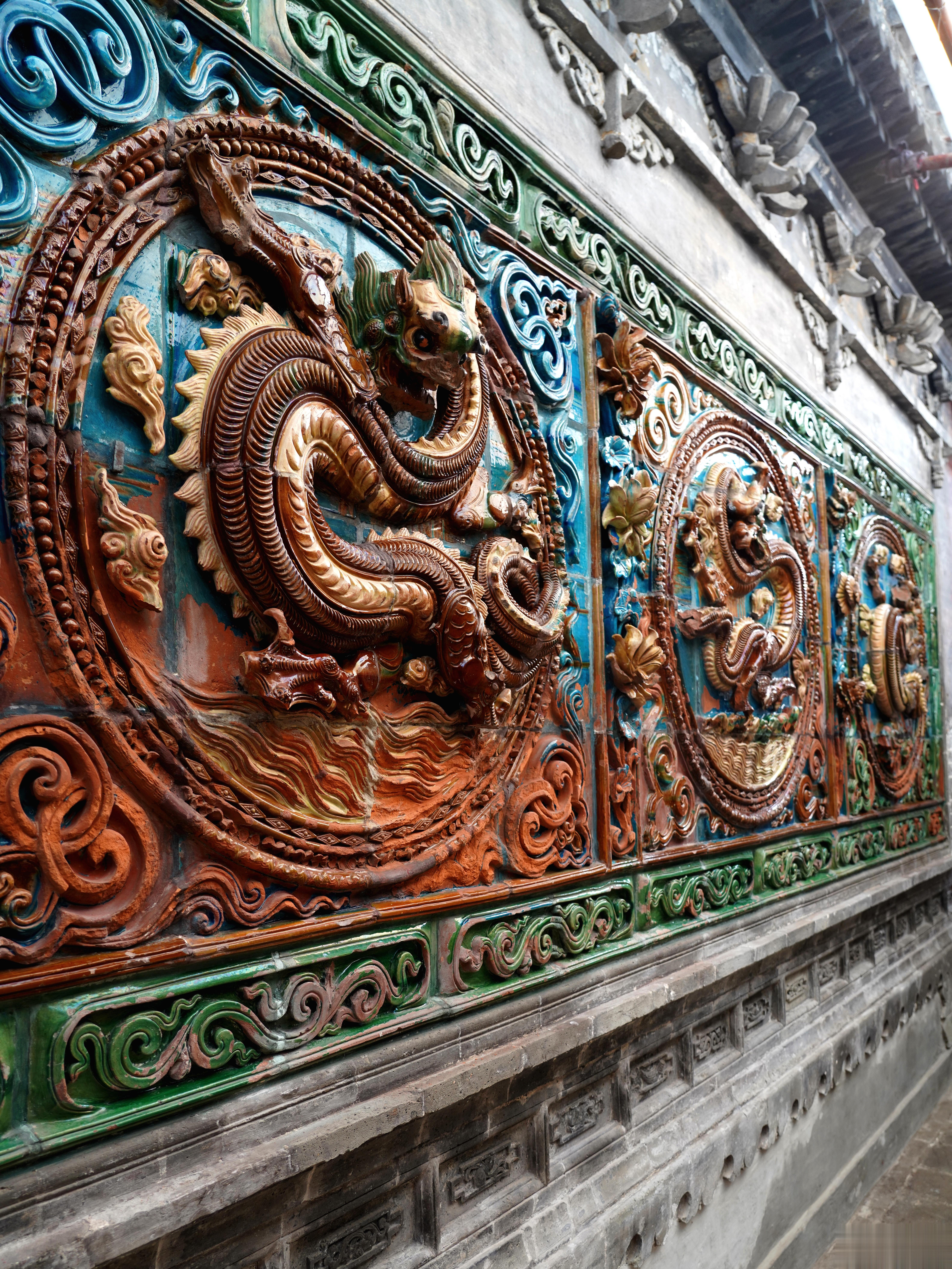 大焕异彩一组韩城古城琉璃照壁细节，韩城古城的几处琉璃照壁非常精美且耐看，对于建筑