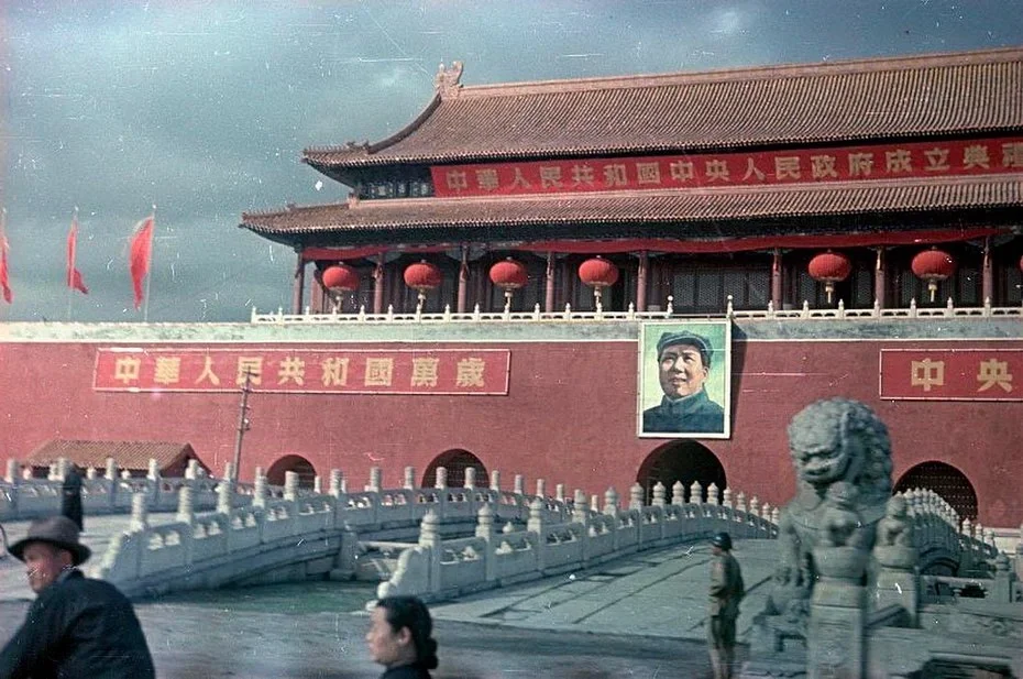 1949年，北京紫禁城，苏联摄影师Vladislav Mikosha摄。