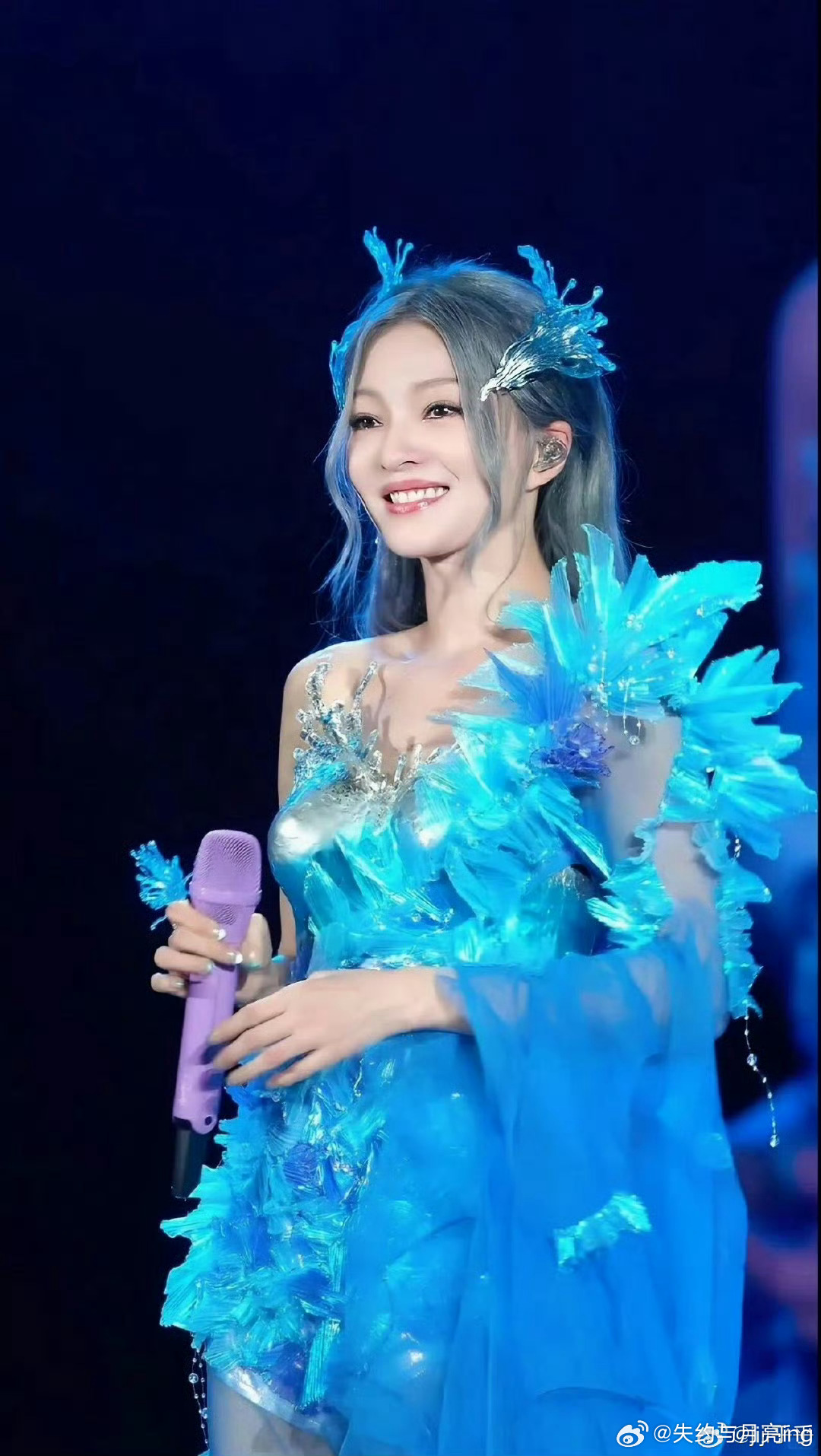 张韶涵演唱会服装从不让人失望张韶涵演唱会服装从不让人失望，每一套服装都好美呀、姐