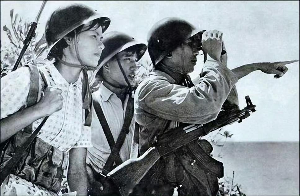 1974年1月19日，西沙群岛保卫战爆发。我西沙群岛军民，对连日来侵犯我领海、领