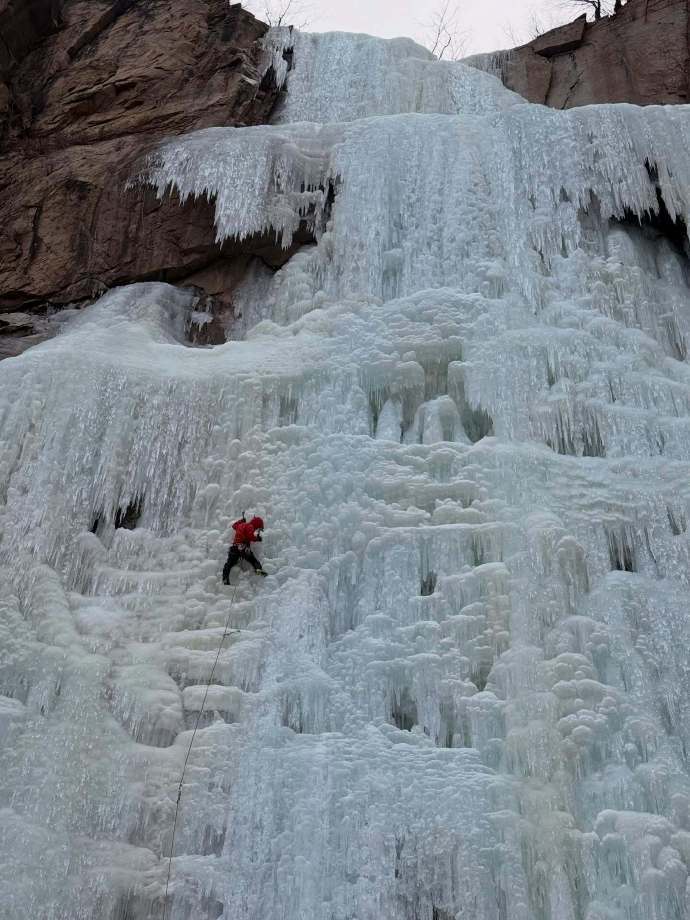 王一博从攀岩到攀冰 王一博娱乐圈在逃体育棒子 王一博从攀岩到攀冰，王一博娱乐圈在