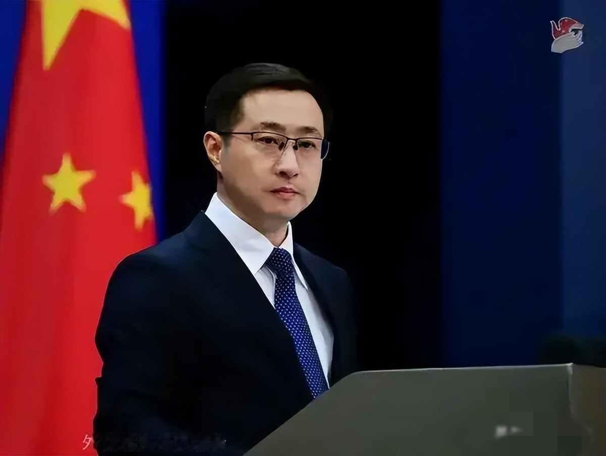 日本外相喊话，中方沉默应对，经济反噬悄然降临

在2025年12月31日，解放军