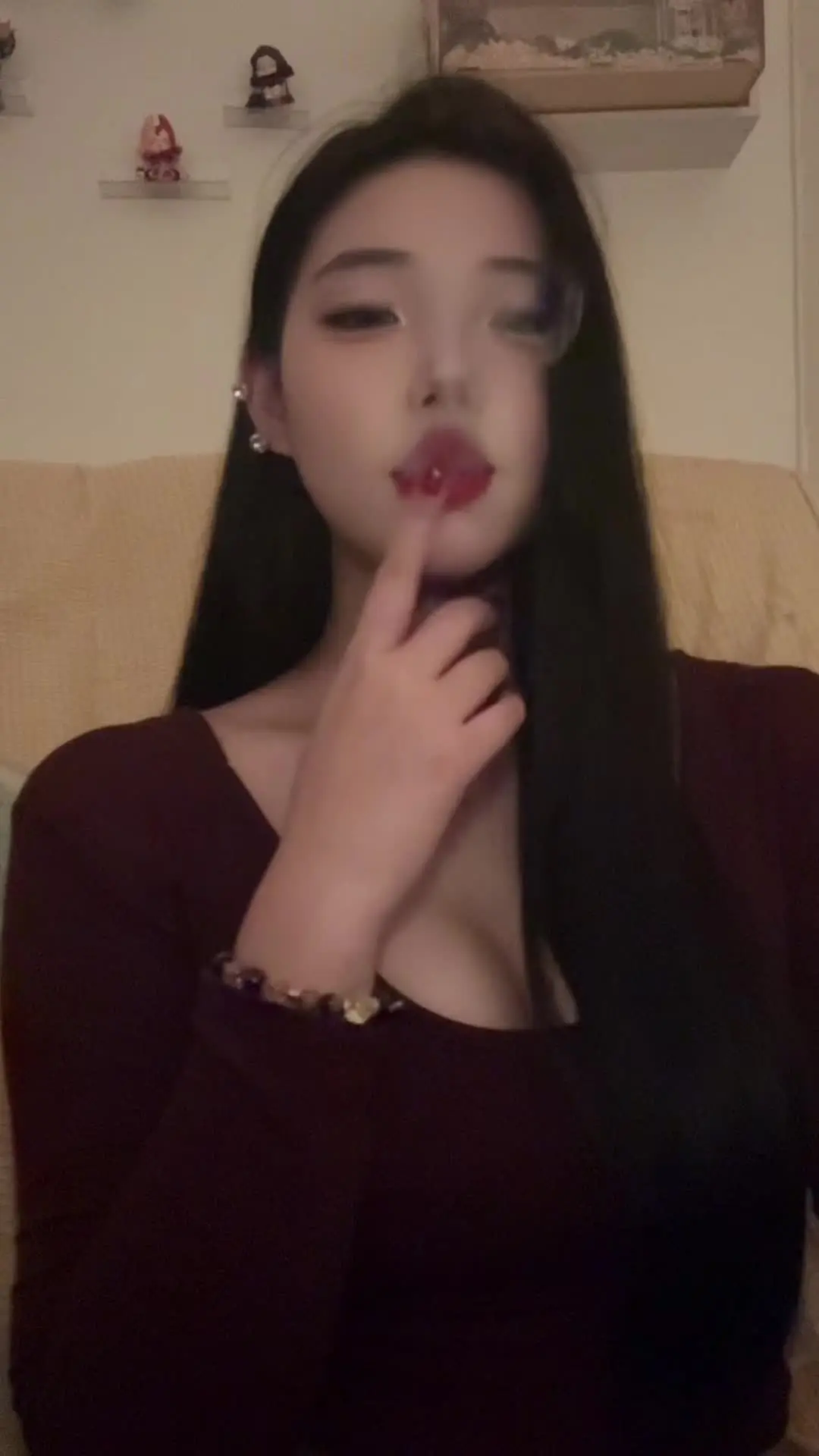 黑发 红唇