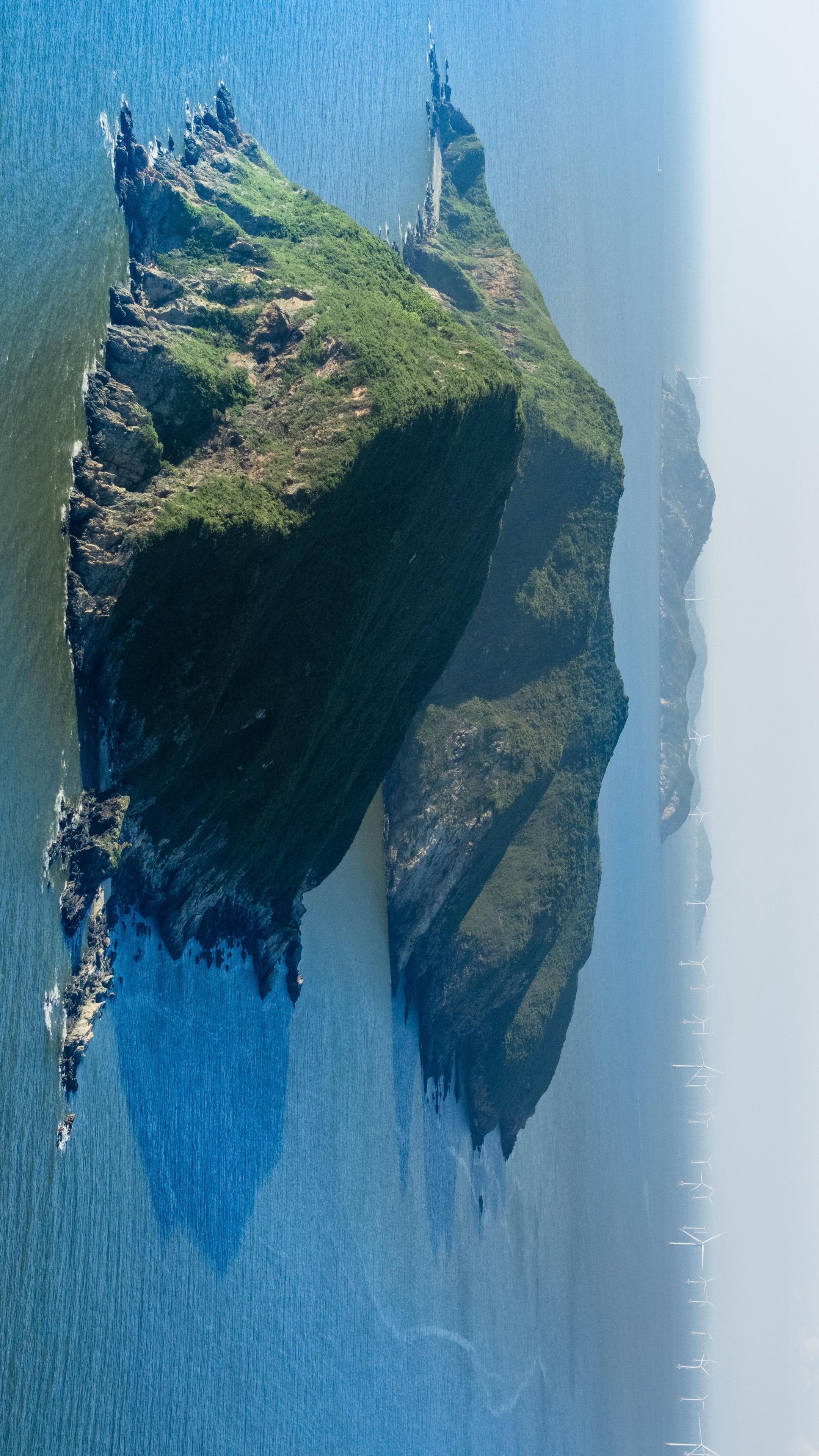 广东看海去哪？东澳岛夏天真的绝了。海边的大山，晚霞，天空，蓝色大海，太...