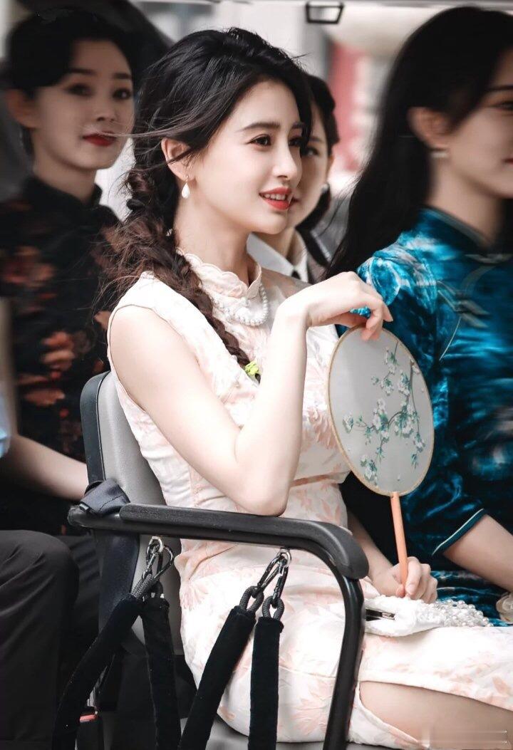 angelababy  angelababy君绮罗无所谓 我的青春就是为你而灿烂