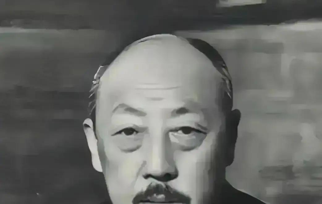 1950年，战犯张景惠在管理所见一穿解放军军装的人，定睛一看竟是自己那只会花钱享
