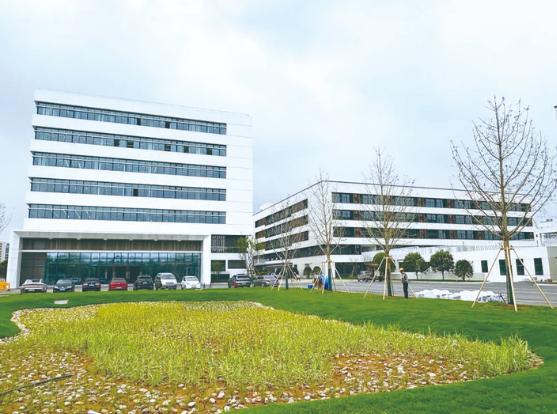 义乌高庚区块职校新建工程（一期）完成竣工初验，距离今年秋季投用又迈出坚实一步。