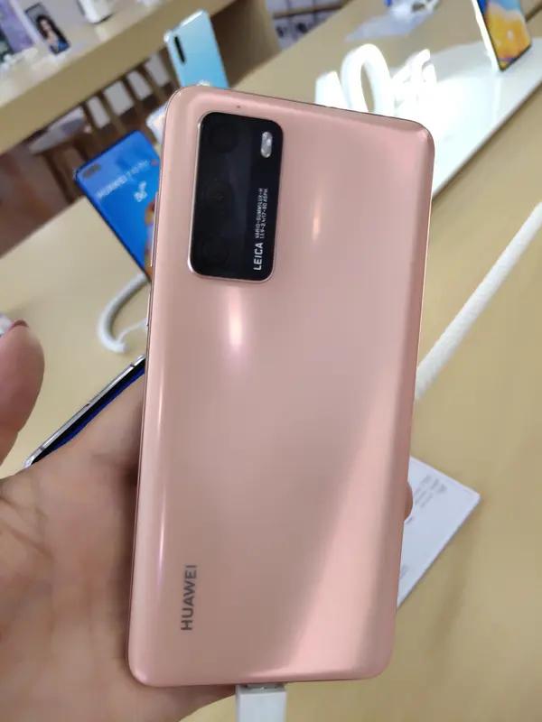 华为千元机到底值不值得买？

华为千元机值不值得买，得看个人需求。

从优点来说