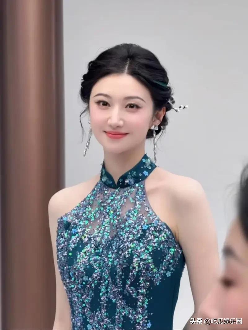 景甜旗袍，太美了