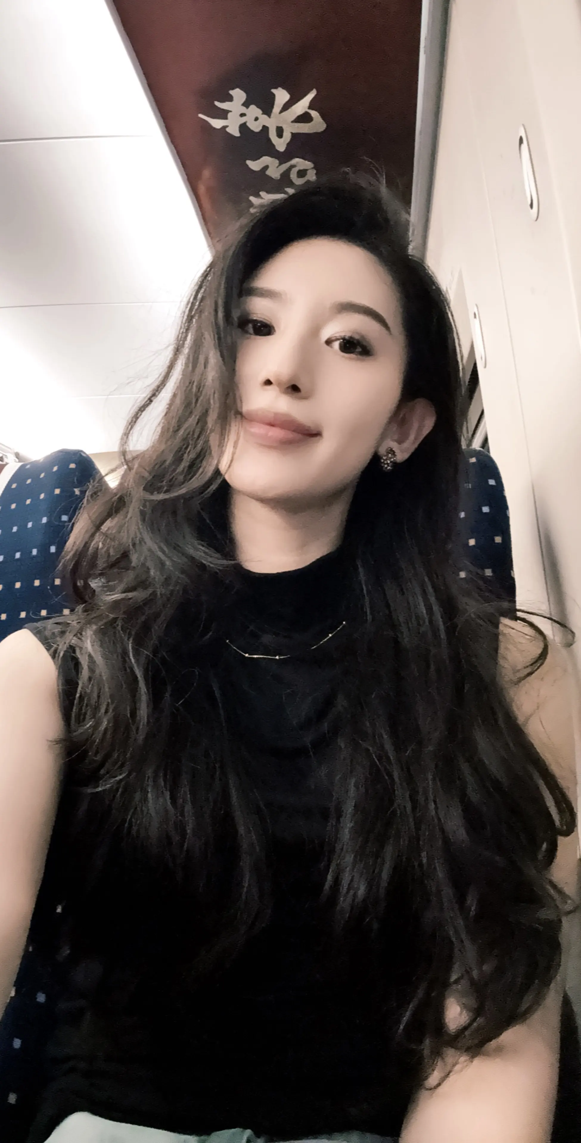 年轻一定要多拍照片 以后老了还能网恋