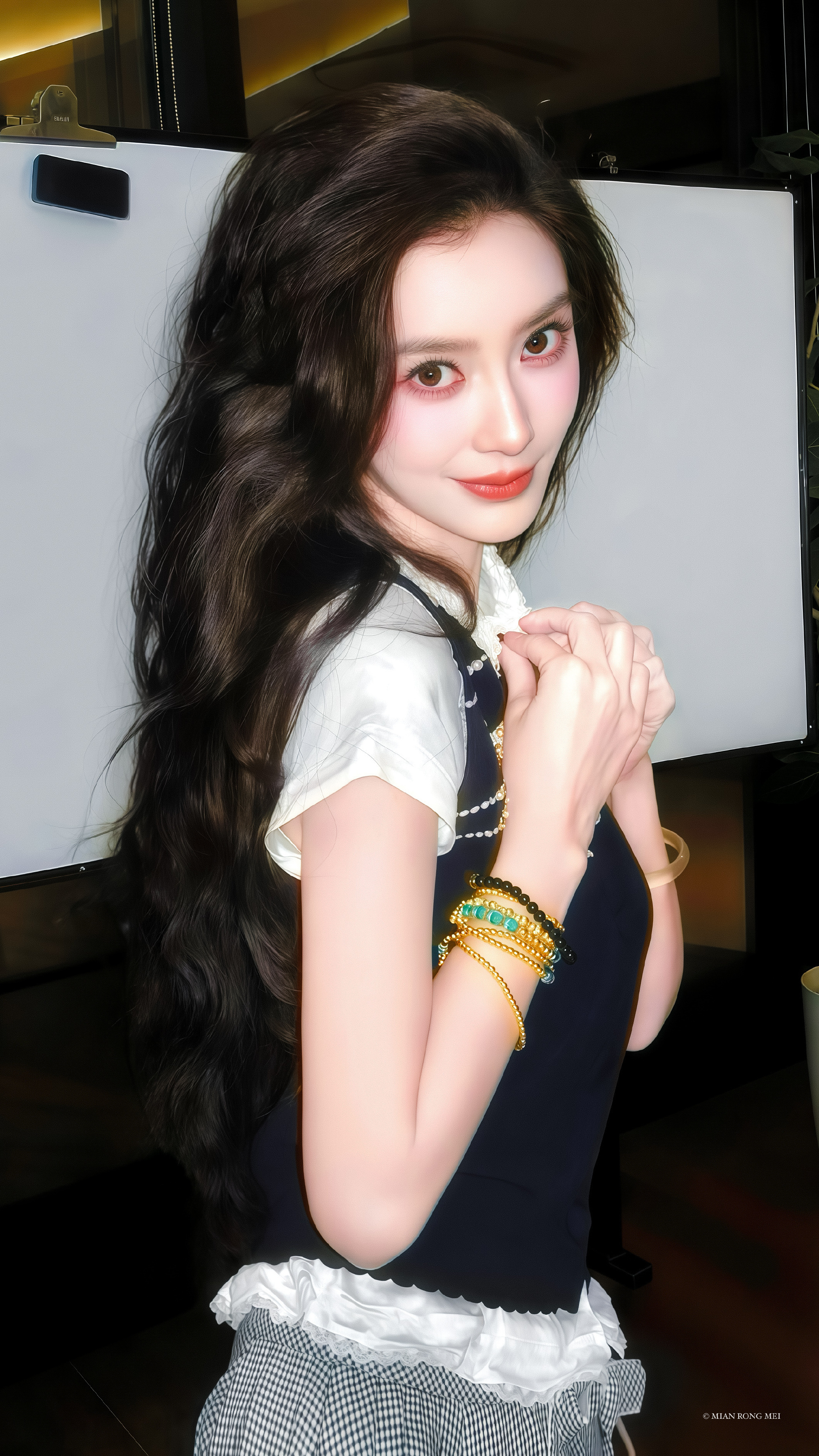 angelababy angelababy "或许我们素未谋面,但我对你的爱意永