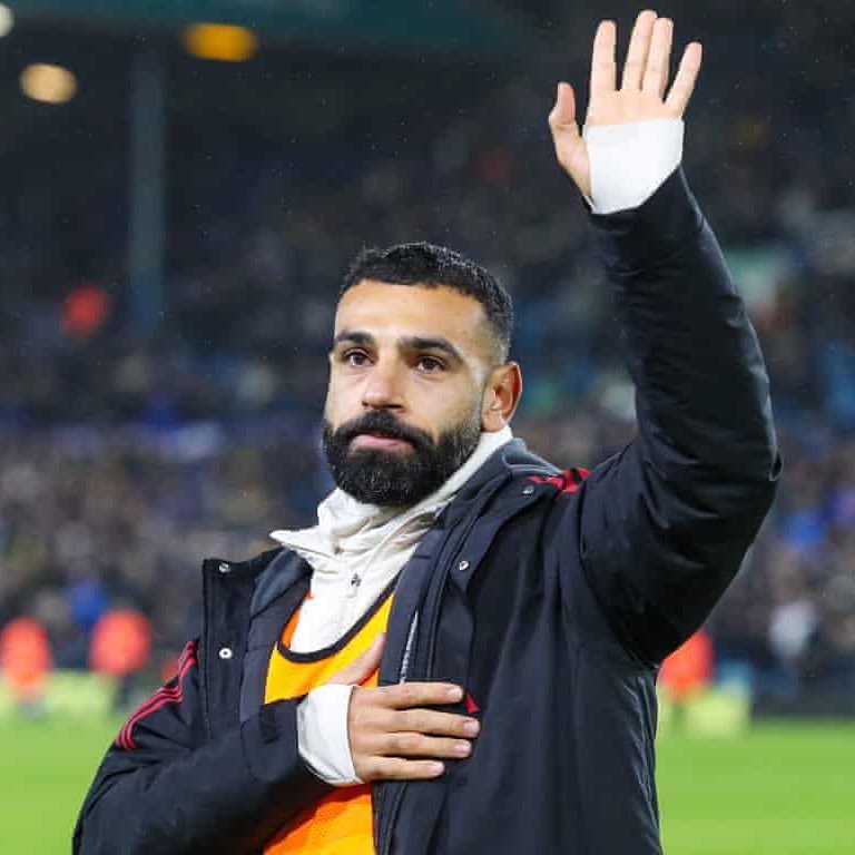 🚨萨拉赫：“我可以举个例子吗？这很傻，但我很抱歉。我记得不久前，哈里·凯恩连续