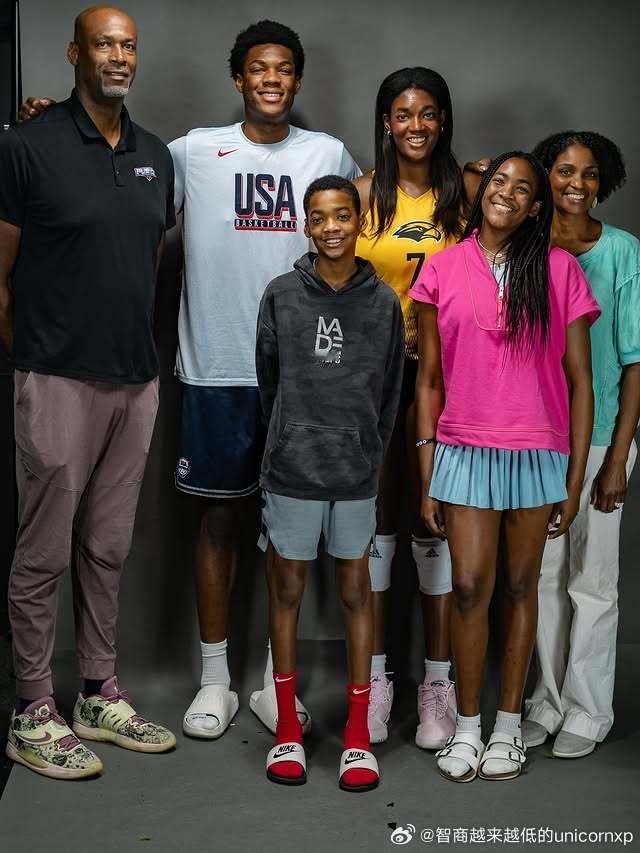 前NBA中锋丹皮尔之子全美五星中锋小丹皮尔身高似乎已经定型了，一年半来身高没有丝