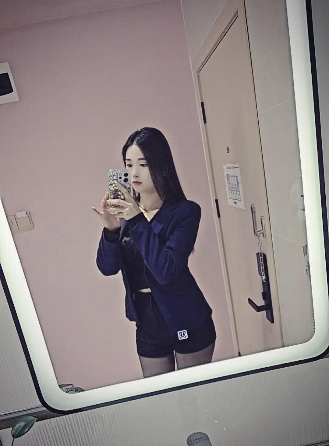 很久了，我依然站在原地，或许你也没有想到，我会怀念这么久