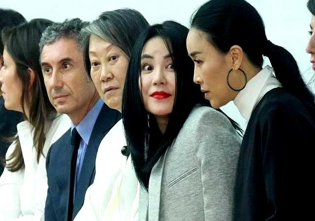 兜兜转转20多年，娱乐圈的情侣散了一茬又一茬，凭啥就他俩还能硬生生把日子过成高甜