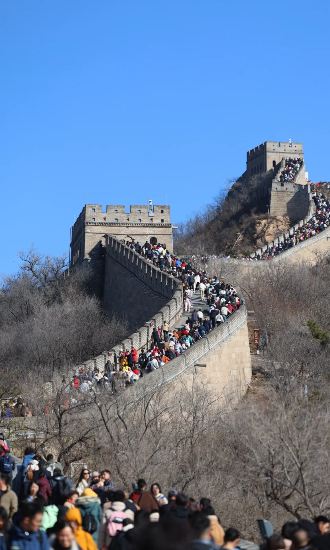 我的天，淡季长城都得有1亿人