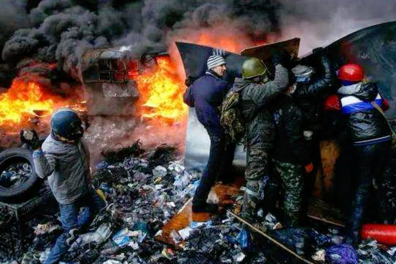 两个孩子的血，点燃了俄军的怒火。

4月16日，乌克兰无人机突袭俄罗斯图阿普谢市