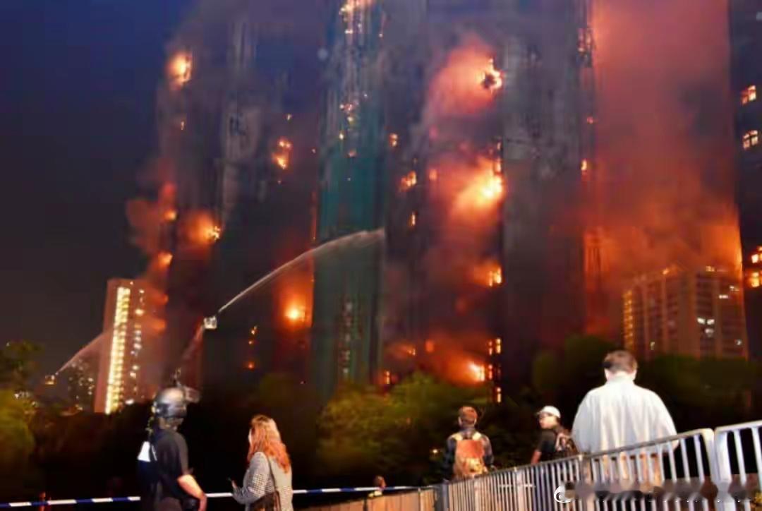 港警以误杀罪逮捕三男子，造成特别重大伤亡的香港大埔五级大火竟是人祸？警方展开刑事