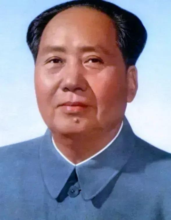 🙏请停留几秒，为伟人点个赞送朵花💐
《毛主席：不忘初心》
在历史的长河中，有