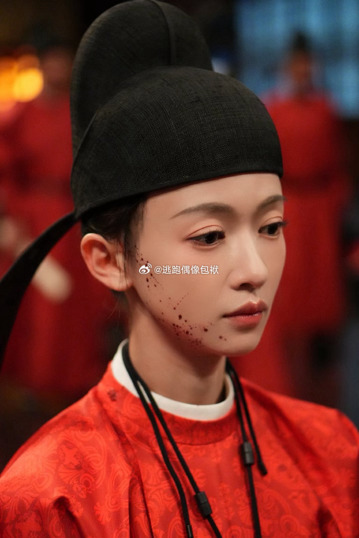 吴谨言如何塑造孟廷辉吴谨言谈不放弃成为自己吴谨言跳出套路，用高峰与低谷的对照，完