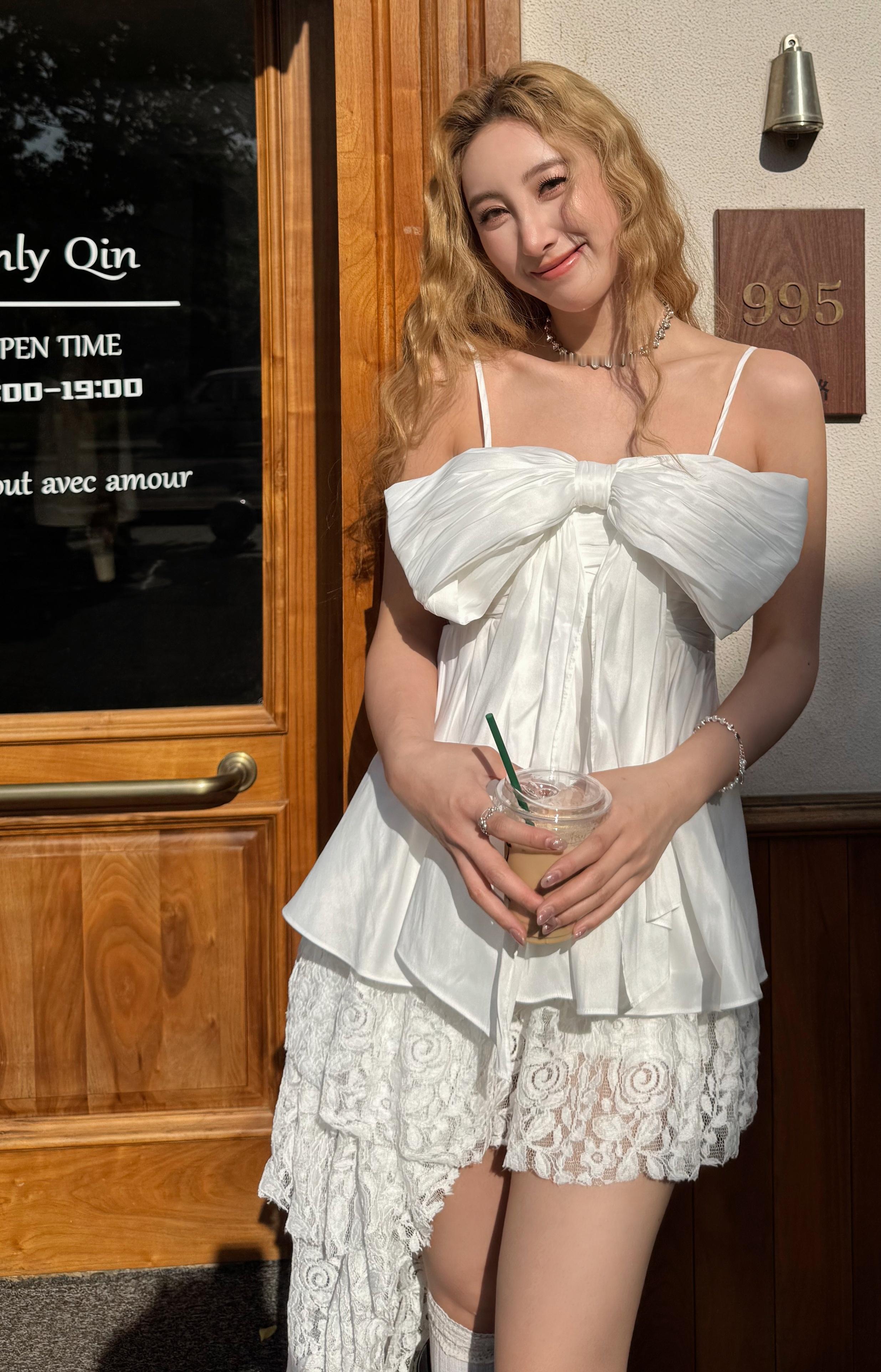 许靖韵 在复制粘贴的时代，你是手写的诗