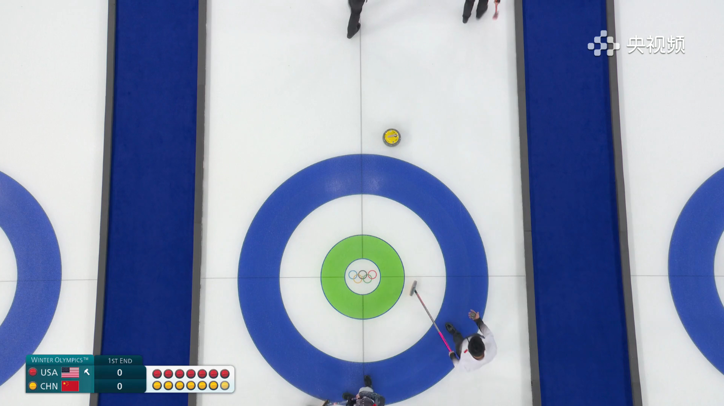 【中国-美国】第一局，许哥进营位置比较高，轮流打定后，中国的黄成为占位，美国有机