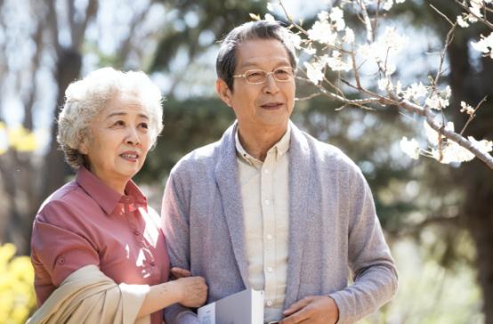 四亿老人真正困扰！不是缺钱是缺社交，破解退休后身份真空成关键
三年后，中国老年人