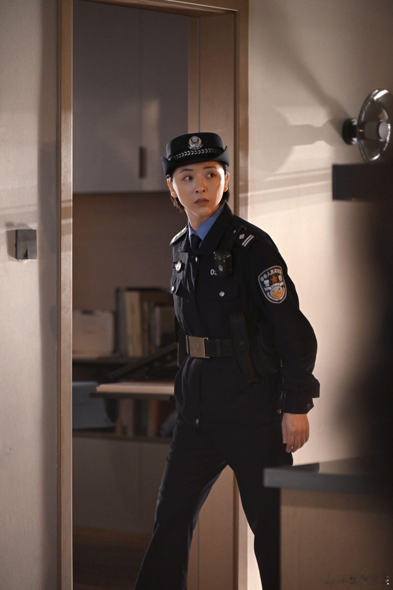 黄小蕾电影消失的人黄小蕾演警察好帅找黄小蕾演警察的人绝对是天才！她把方警官演得热