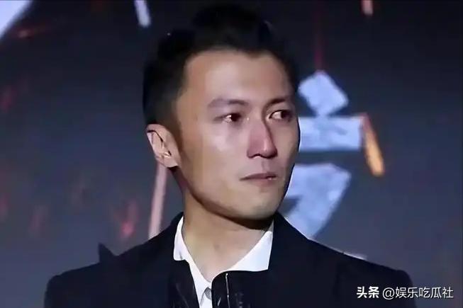 46岁谢霆锋躺枪！名气越大，越容易被骗子盯上
 
一边忙着巡演搞实业，一边莫名被