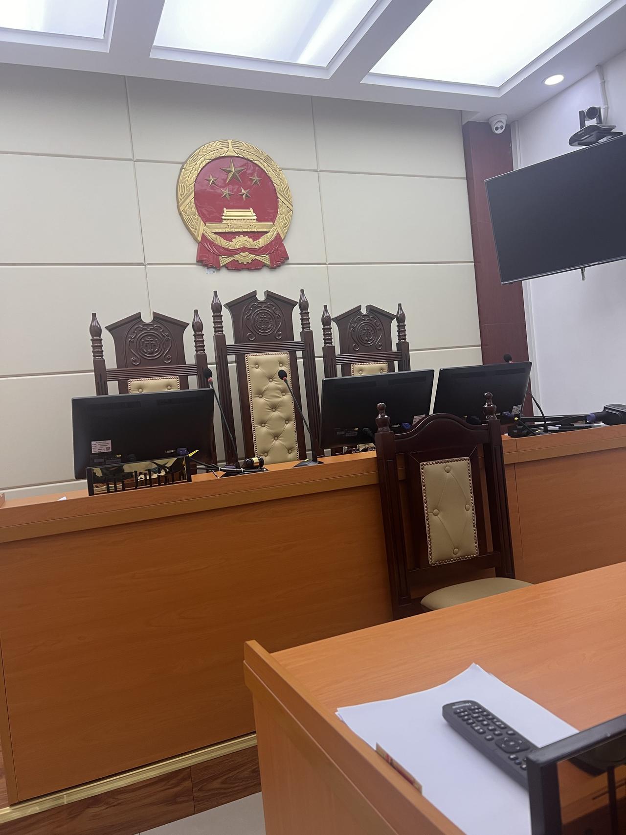 打赢了官司，预交的诉讼费，法院给退吗？
根据最高法院关于适用民诉法的司法解释之规