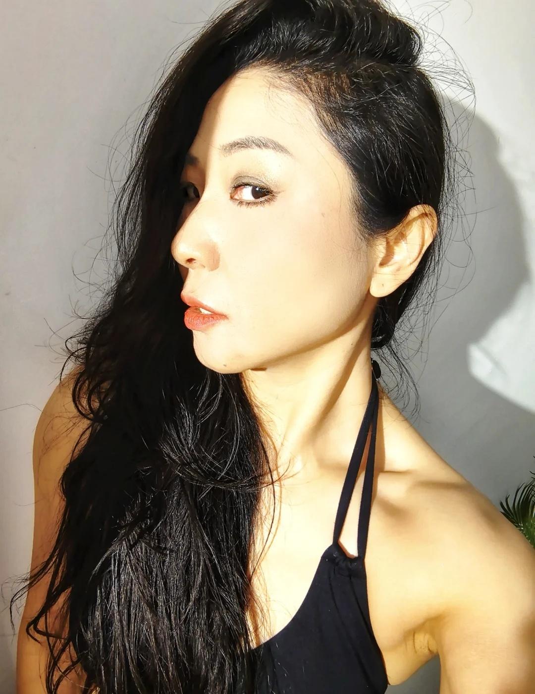 今日大白墙
天生自然卷 拍出氛围感 今天的样子 撸铁人