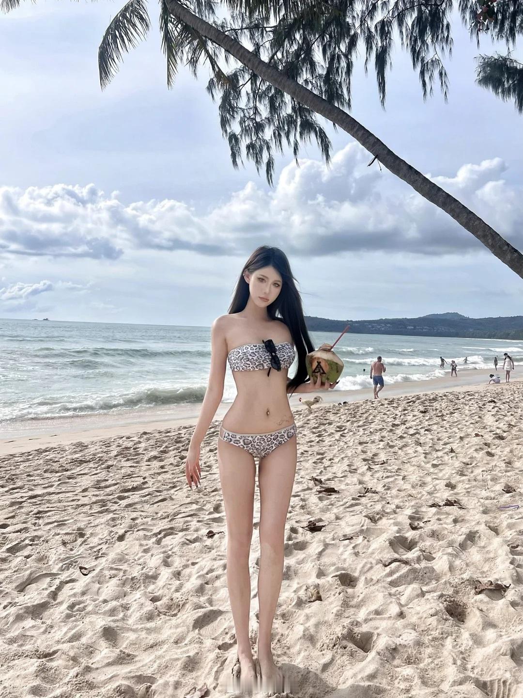 和姐妹一起出来度假，幸福指数直接拉🈵「正常海边泳衣穿搭 无不良引导」  ​​​