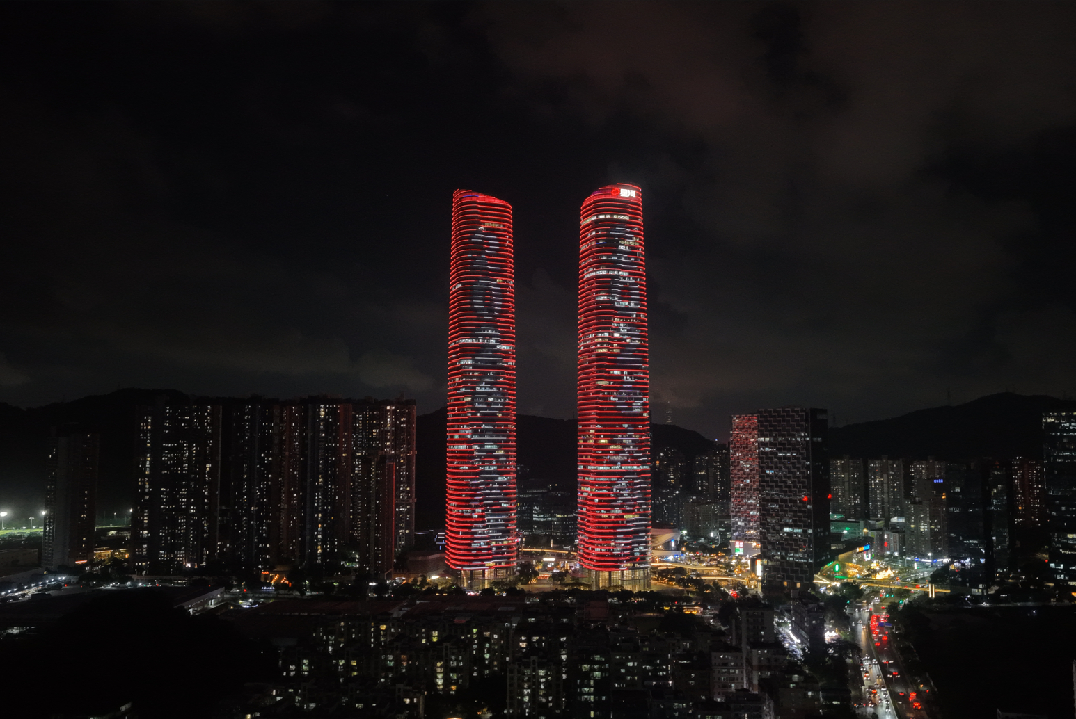 自贡今年首次发榜，必吃榜还专门开了“必吃巴士”带食客穿街走巷体验盐帮菜。5天60