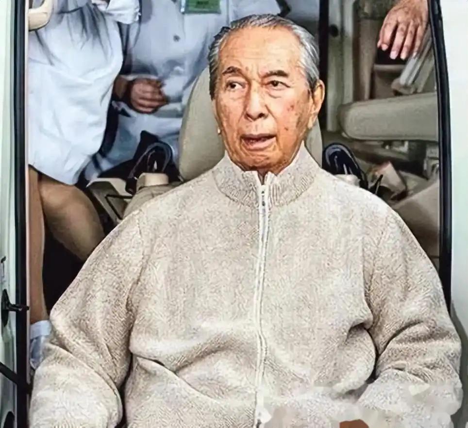 何鸿燊是个谜！2009年，88岁何鸿燊各脏器就已衰竭，但他直到2020年才死亡，