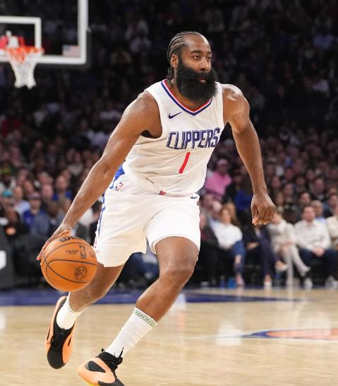 别再吹哈登了！所谓‘独一档双能卫’，不过是数据刷子的幻觉？

本赛季，36岁的哈