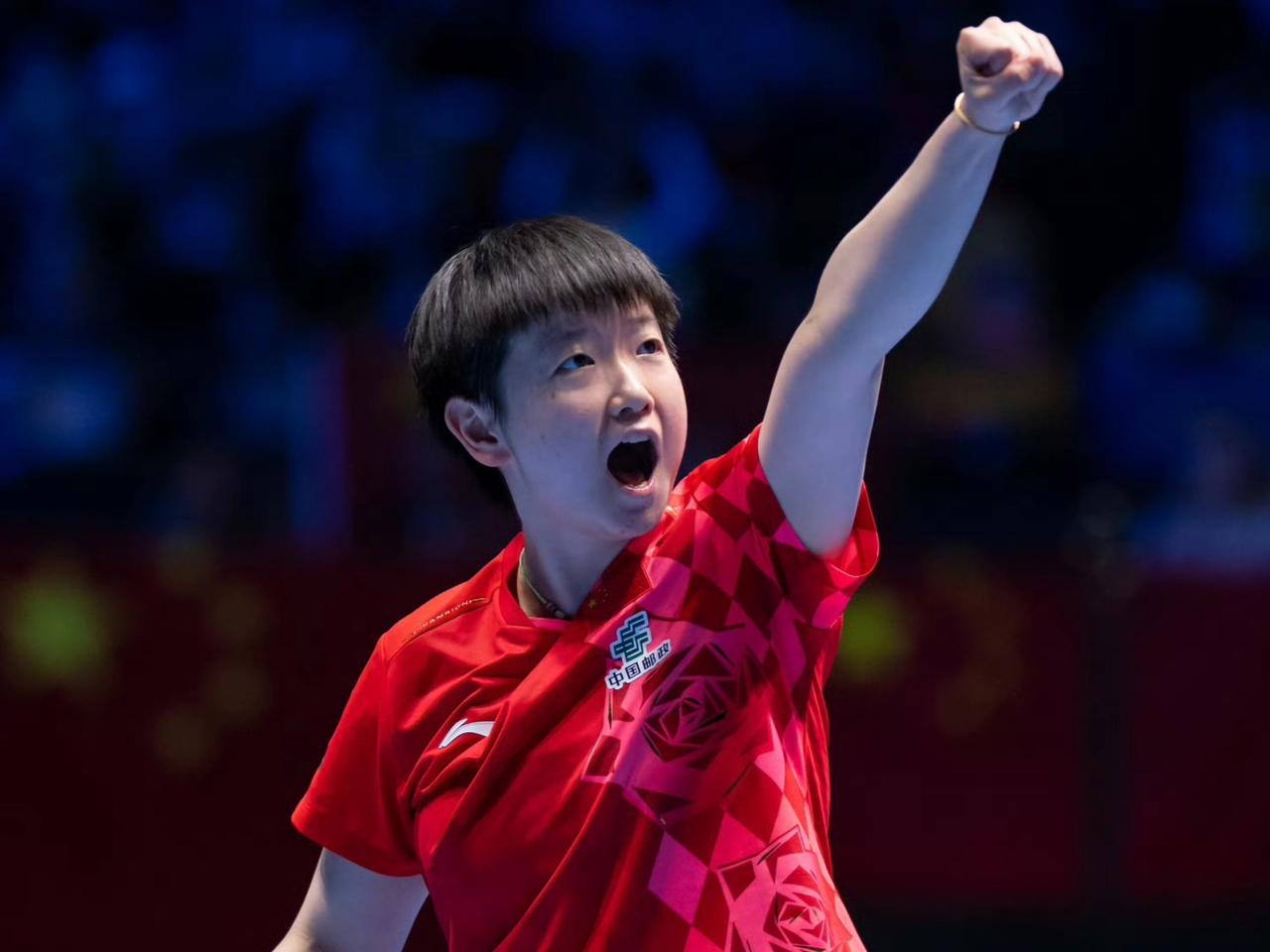 国乒女单传来两大消息，全是喜讯！
孙颖莎4-0完胜过关，王曼昱4-1晋级八强！