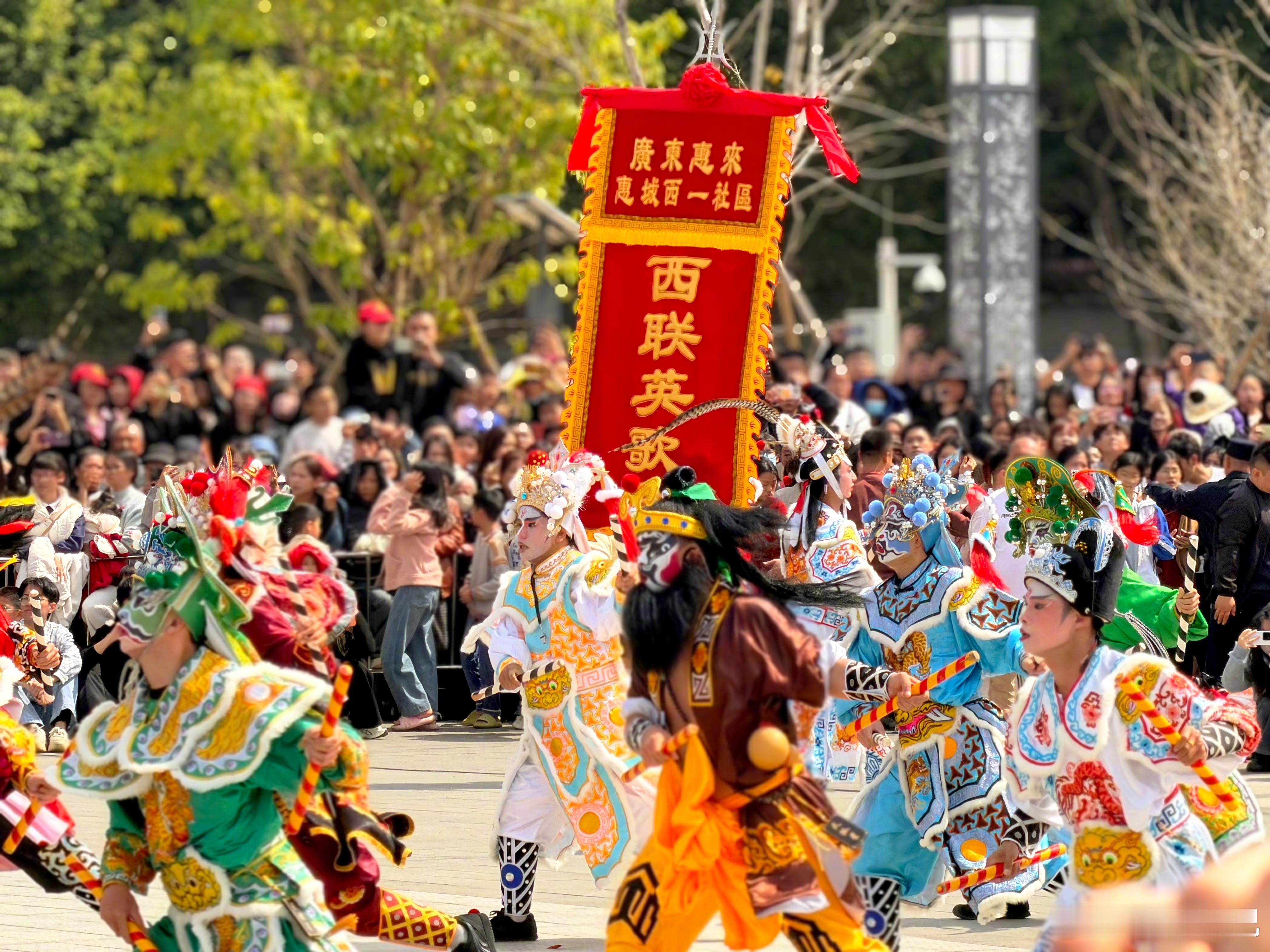 年初三，来潮汕看英歌舞 用 小米17Pro Max \ iPhone17 Pro