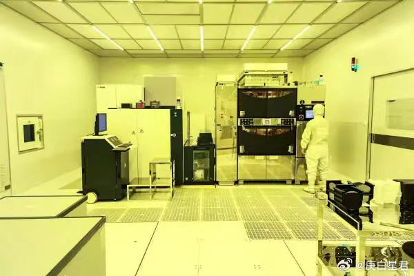 上海交大教授放弃绿卡，回国造出中国首条量子光子芯片产线中国光量子计算赛道，跑出一