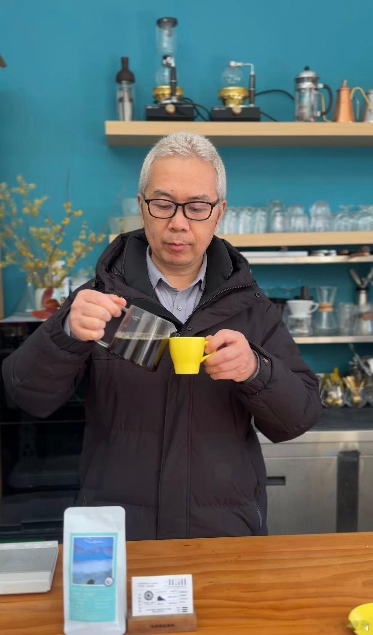 一夜白了头有什么关系呢？人生就是一场旅行也是一种轮回出生，长大，结婚，养小，送老