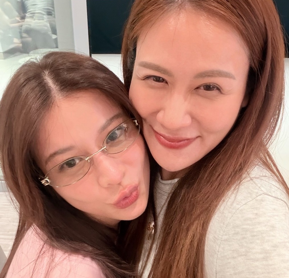 JaneKao 🥥🍰janekao 行走在别人合照里的椰糕