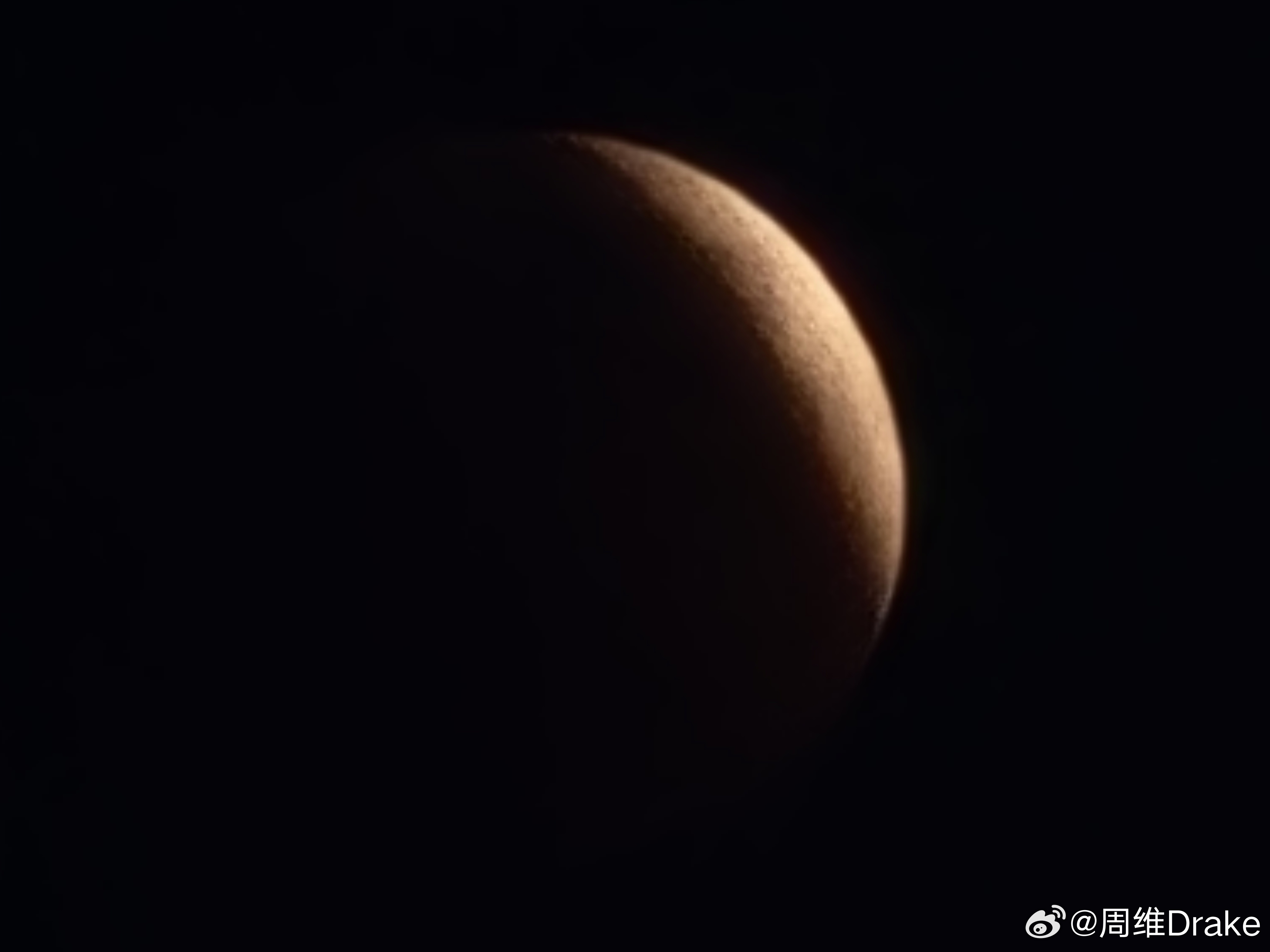 其实像今天这种元宵节碰到月全食，各家已经推出增距镜（尤其是400mm增距镜）的手