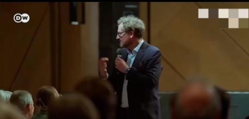 德国：中美打不起来了，因为打了也白打！

德国教授说出大实话，中美两国根本打不起