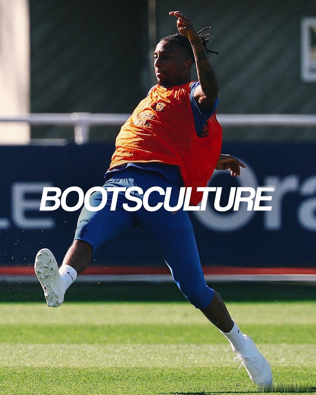 🚨邁克爾·奧利塞在訓練中穿上全新Nike測試球鞋👟👀⚪️🇫🇷🎙️球鞋