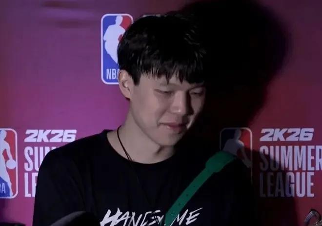 精于传控发牌
很有上线打出纵深的意识
外拆三分也展现出来了
投篮能力还需要更长时