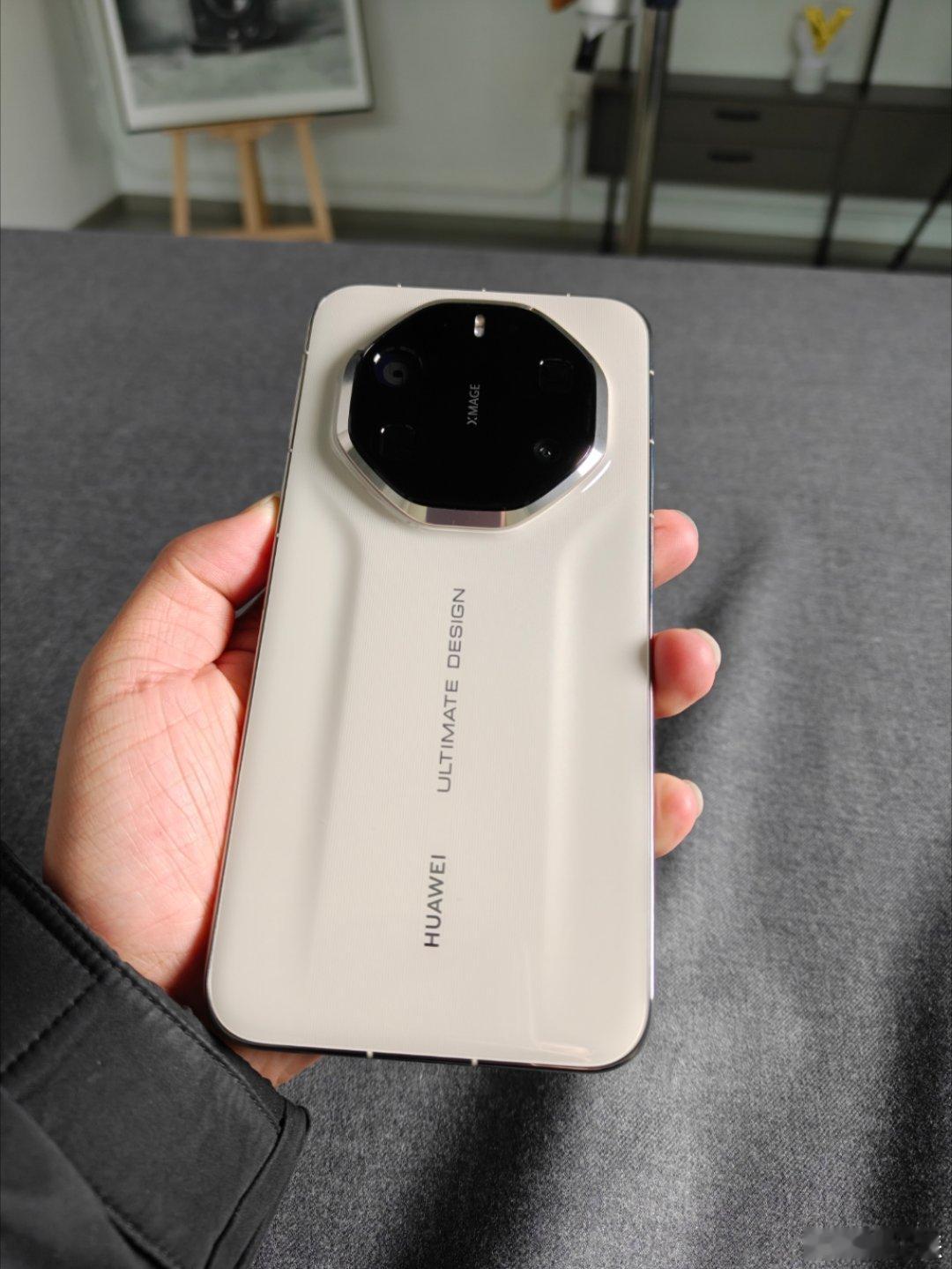 华为鸿蒙这几天使用华为Mate 80 Pro Max和华为Mate X7 最大的