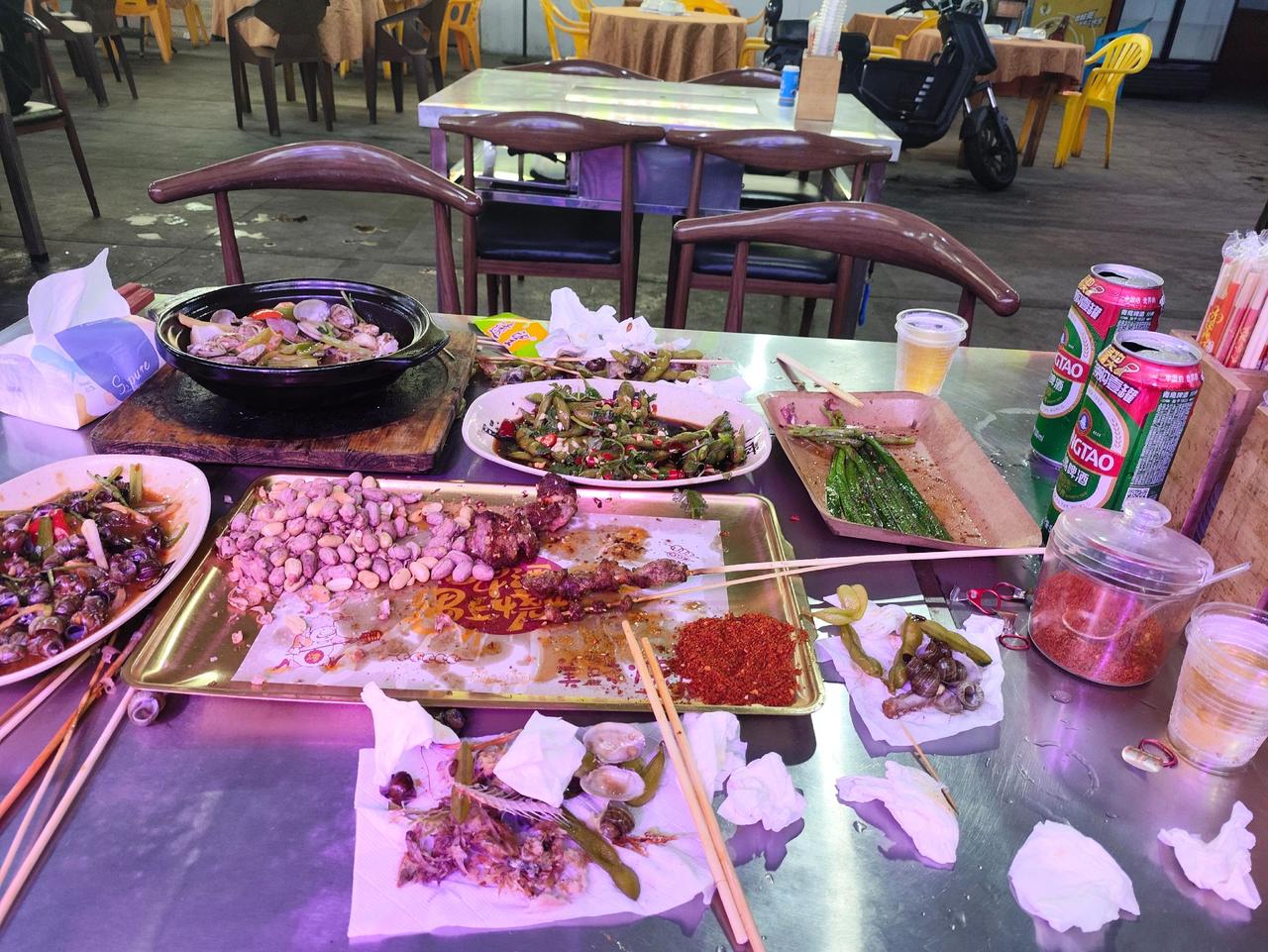 知己一两人足矣。和好朋友畅谈了很长时间的人生，自从大学毕业后好久没有这种感觉了，